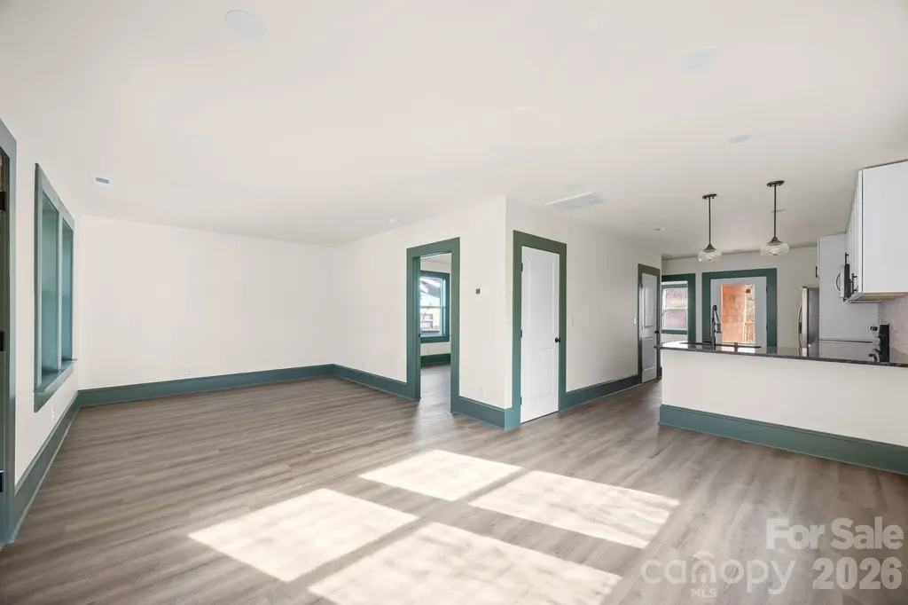 63 Elizabeth Place Asheville NC 28801