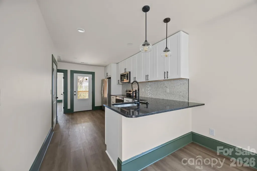 63 Elizabeth Place Asheville NC 28801