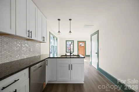 63 Elizabeth Place Asheville NC 28801
