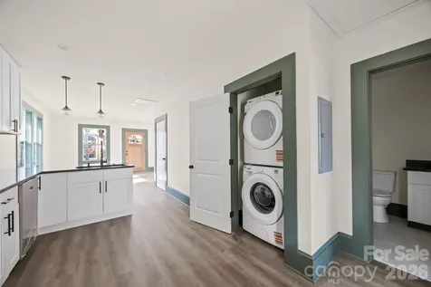 63 Elizabeth Place Asheville NC 28801