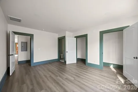 63 Elizabeth Place Asheville NC 28801