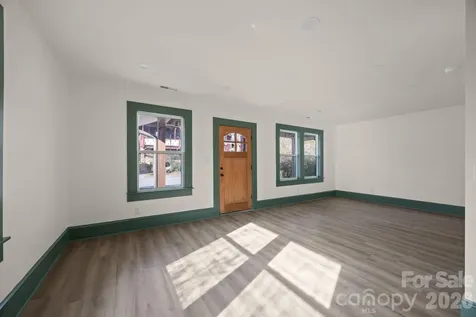 63 Elizabeth Place Asheville NC 28801