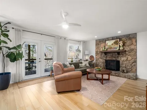 31 Elseetos Drive Brevard NC 28712