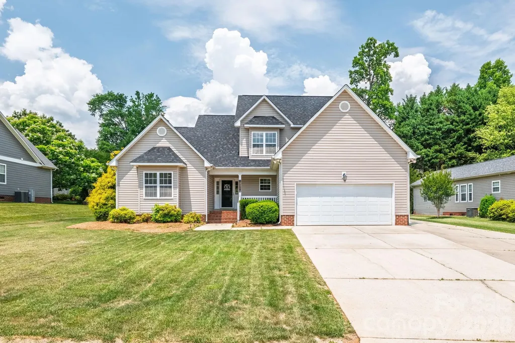 208 Deerfield Drive Mount Holly NC 28120