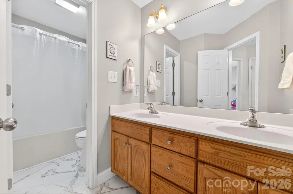 208 Deerfield Drive Mount Holly NC 28120