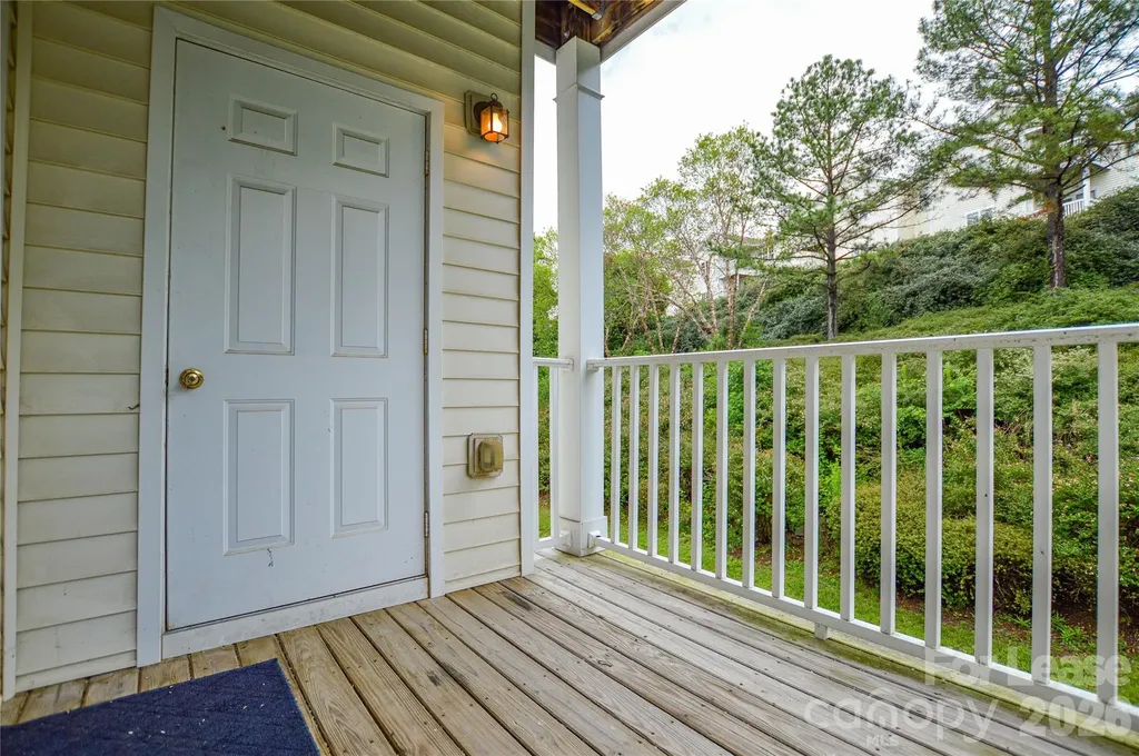 9823 Hyde Glen Court Charlotte NC 28262