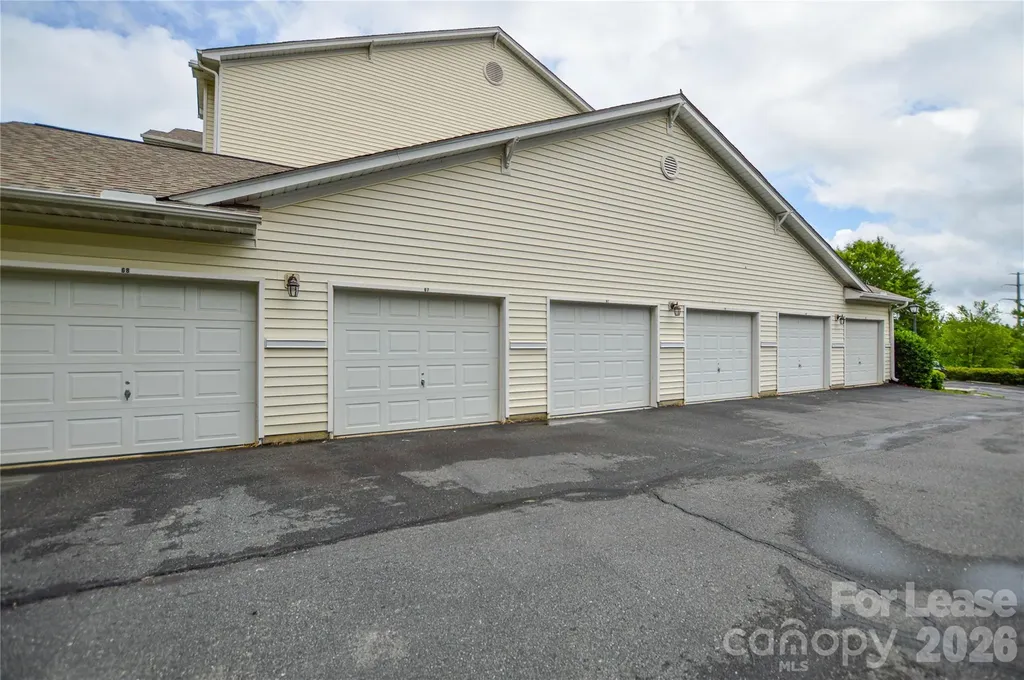 9823 Hyde Glen Court Charlotte NC 28262