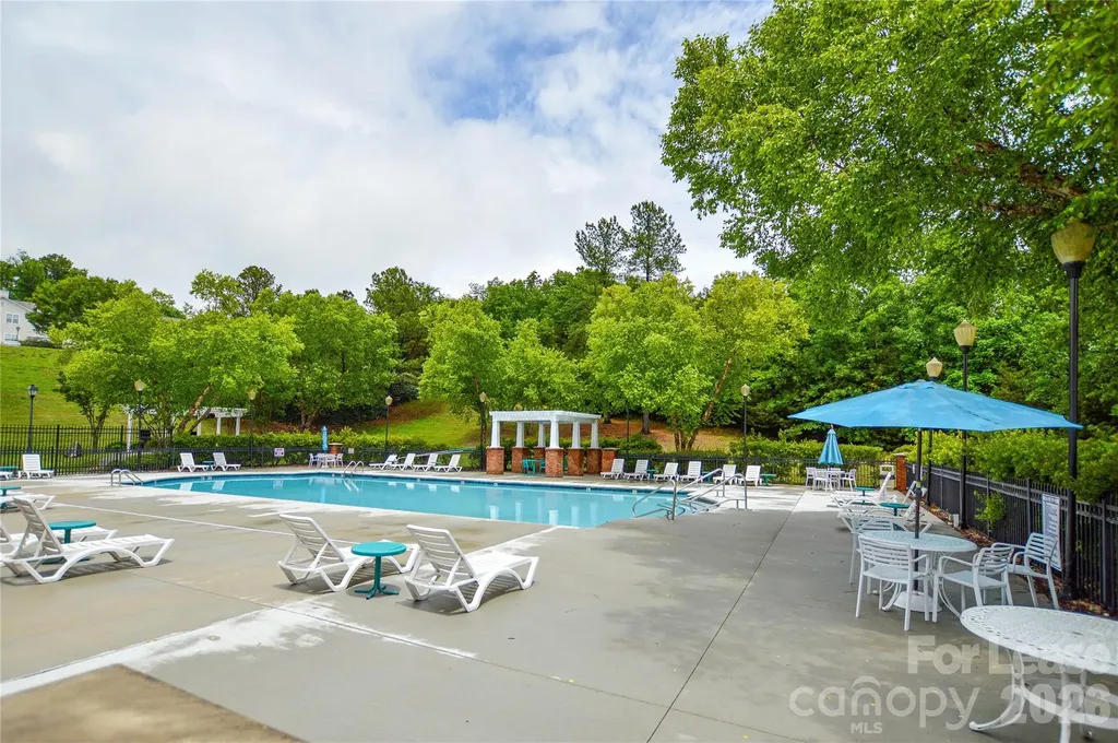 9823 Hyde Glen Court Charlotte NC 28262
