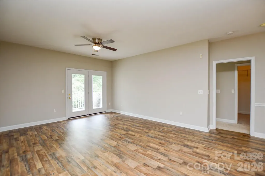 9823 Hyde Glen Court Charlotte NC 28262
