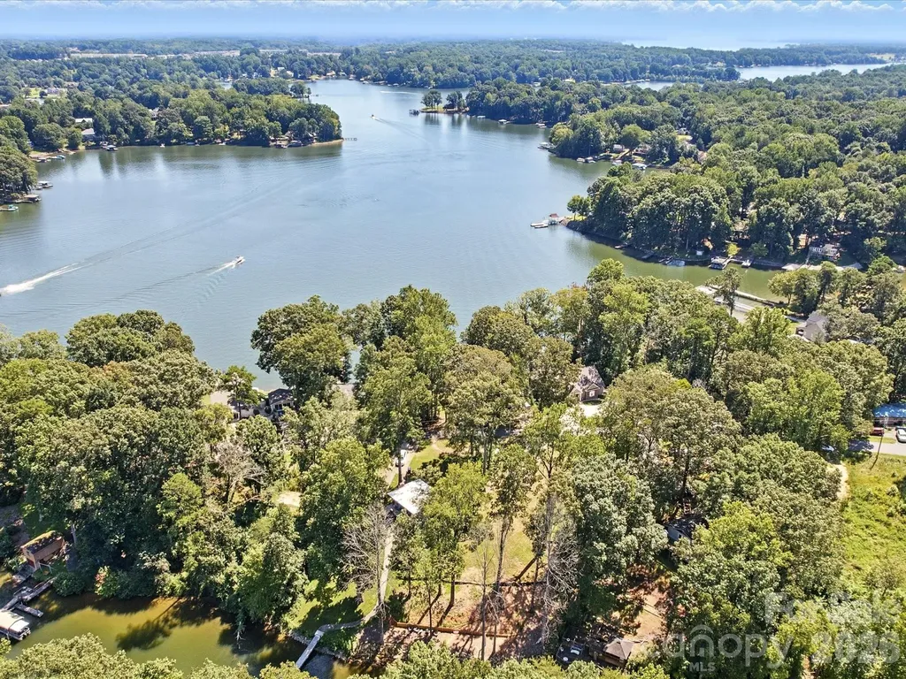 3748 Landmark Drive Sherrills Ford NC 28673