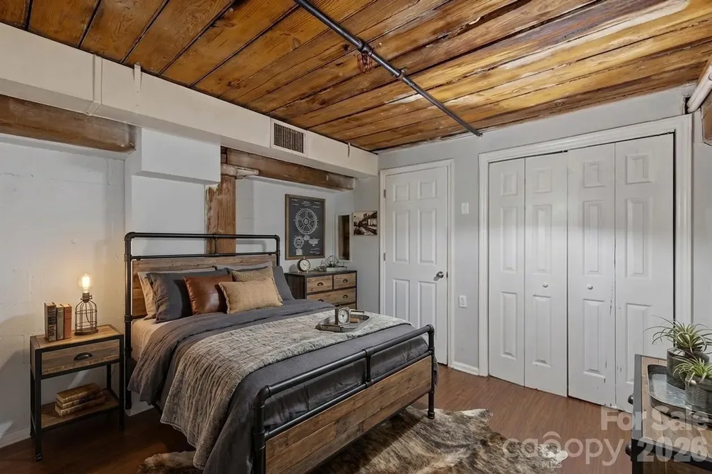 201 S Hoskins Road Charlotte NC 28208