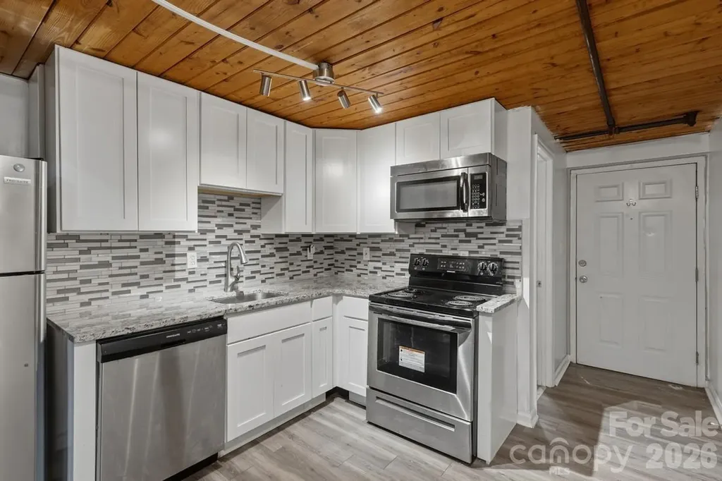 201 S Hoskins Road Charlotte NC 28208