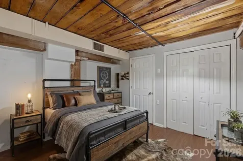 201 S Hoskins Road Charlotte NC 28208