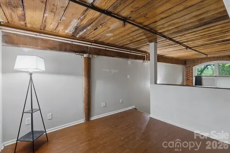 201 S Hoskins Road Charlotte NC 28208
