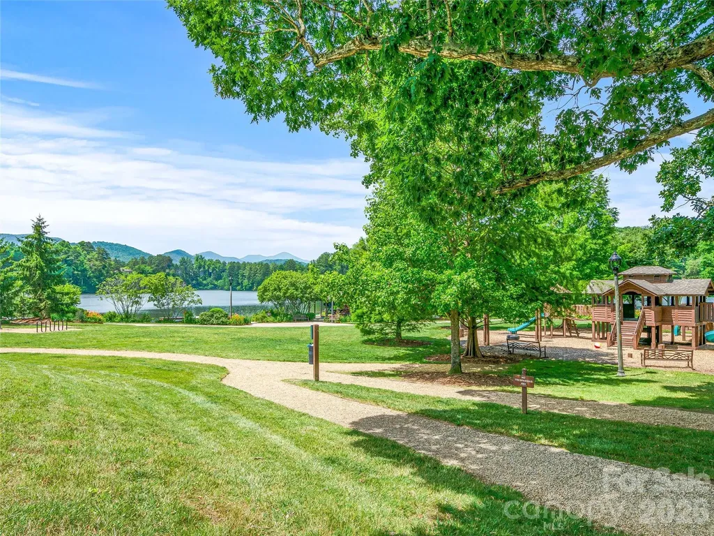 324 Fennel Dun Circle Biltmore Lake NC 28715