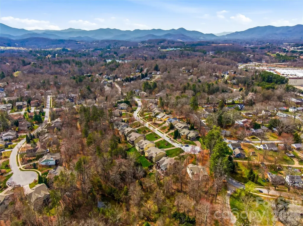 324 Fennel Dun Circle Biltmore Lake NC 28715