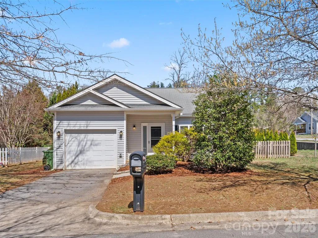 15 Scottish Circle Asheville NC 28803