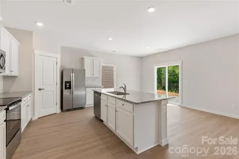 3416 Robindale Drive Winston Salem NC 27107