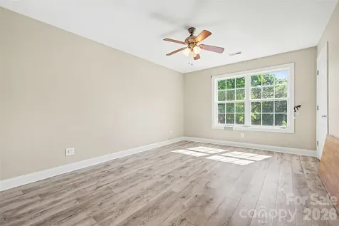 1079 Laurel Lane Gastonia NC 28054