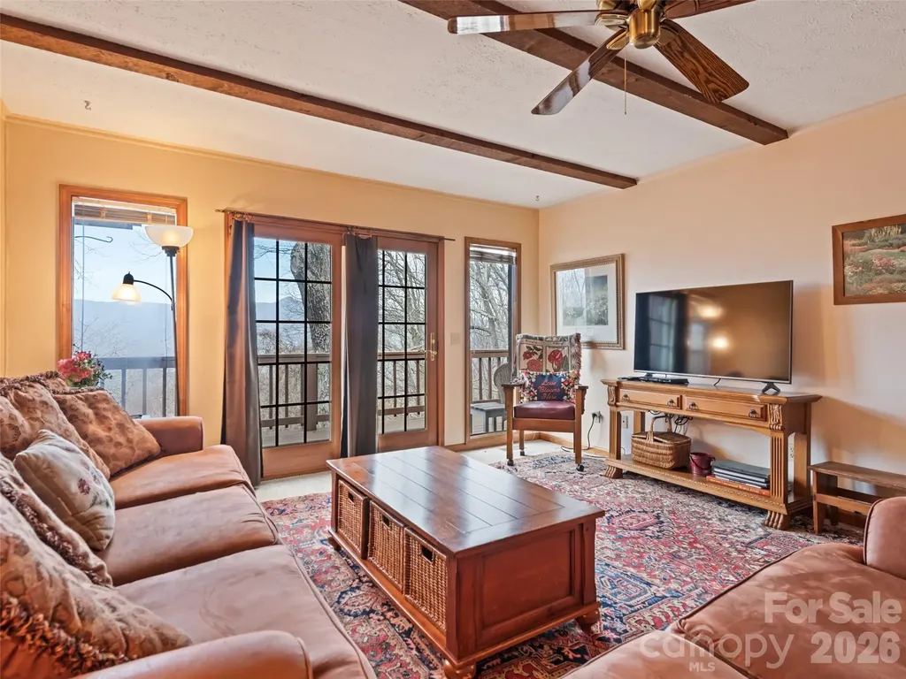 415 Treetop Lane Waynesville NC 28785