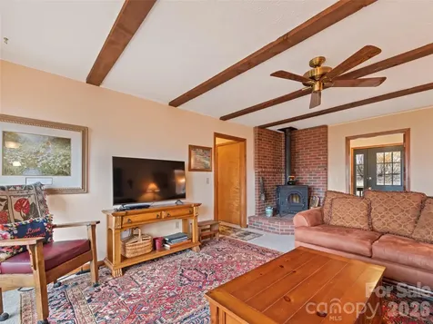 415 Treetop Lane Waynesville NC 28785