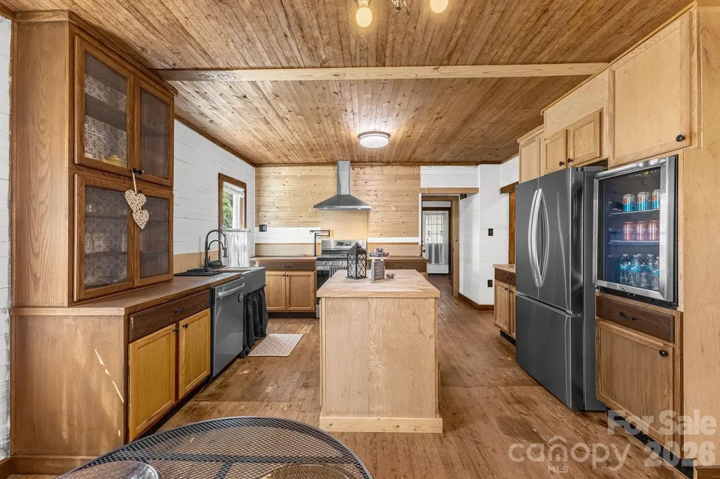 98 Poplar Springs Road Hiddenite NC 28636