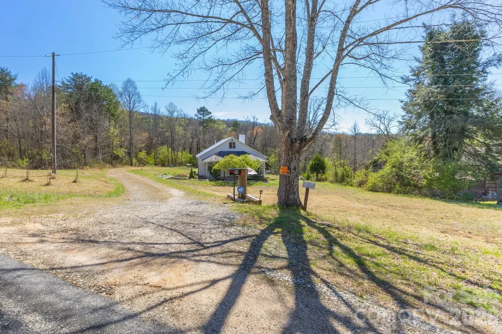 98 Poplar Springs Road Hiddenite NC 28636