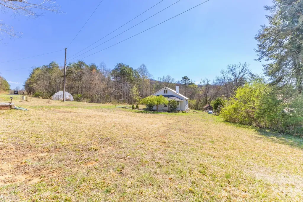 98 Poplar Springs Road Hiddenite NC 28636