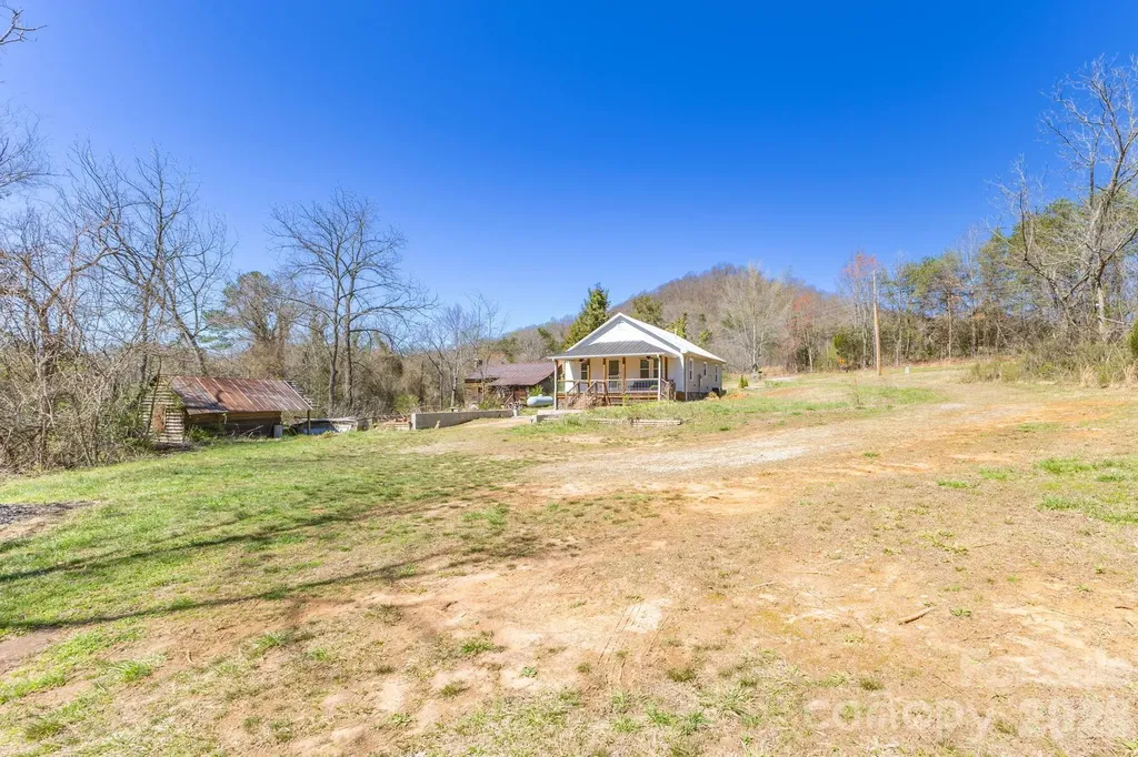 98 Poplar Springs Road Hiddenite NC 28636