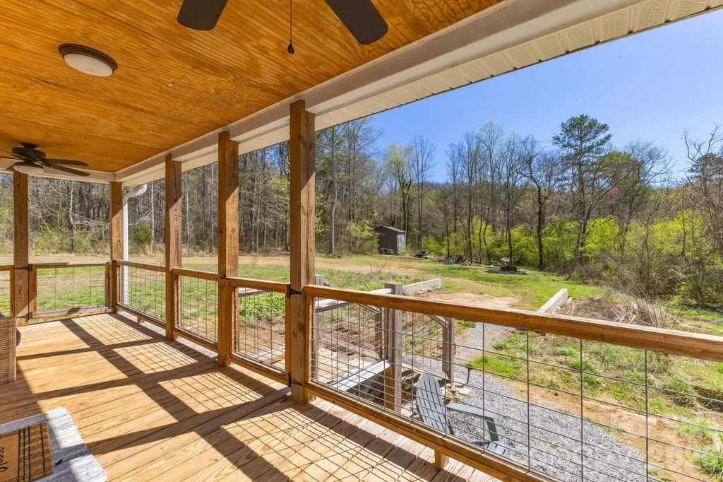 98 Poplar Springs Road Hiddenite NC 28636
