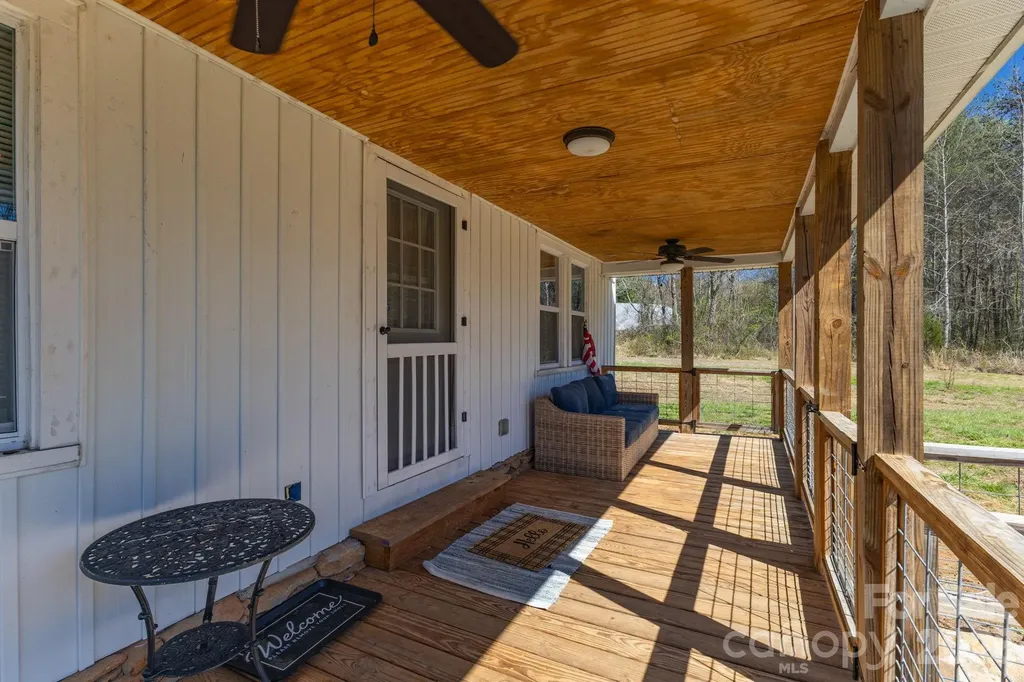 98 Poplar Springs Road Hiddenite NC 28636