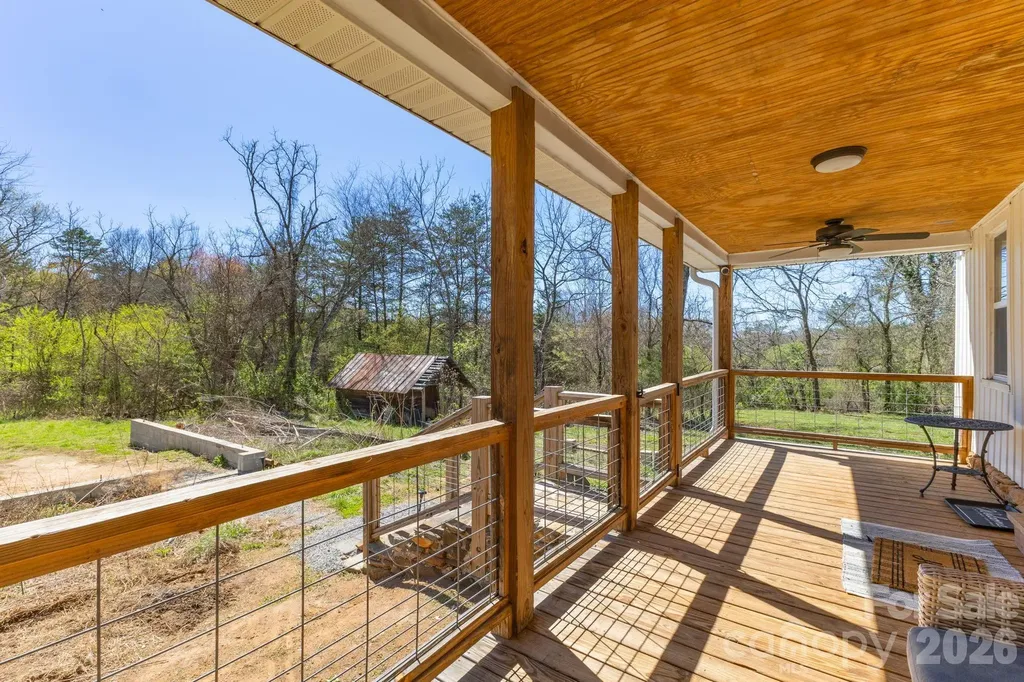 98 Poplar Springs Road Hiddenite NC 28636