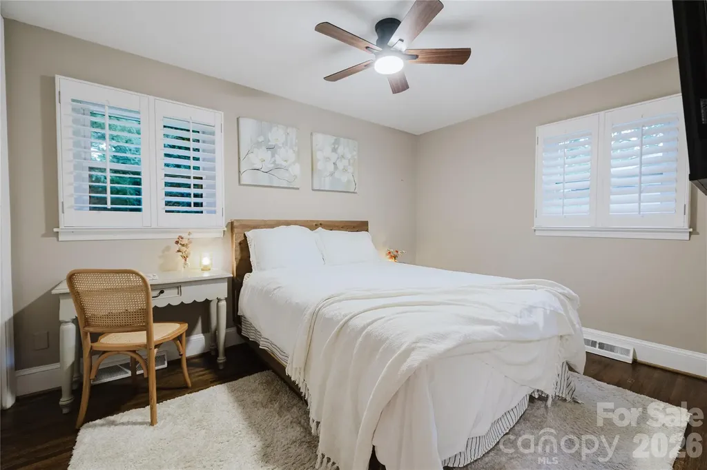 4920 Raymond Place Charlotte NC 28205
