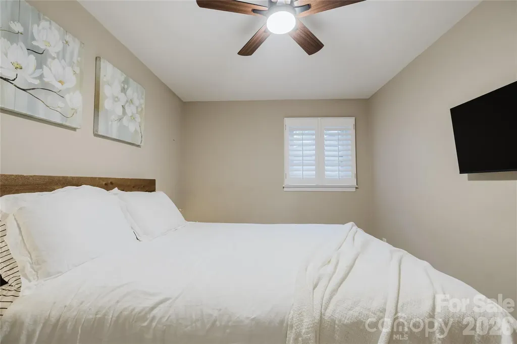4920 Raymond Place Charlotte NC 28205