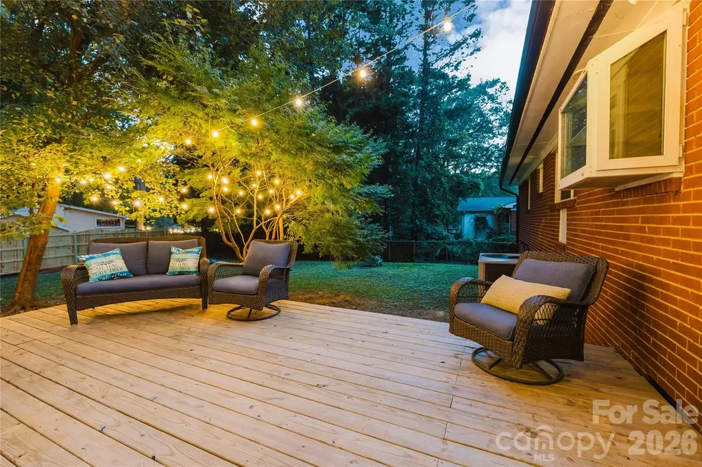 4920 Raymond Place Charlotte NC 28205