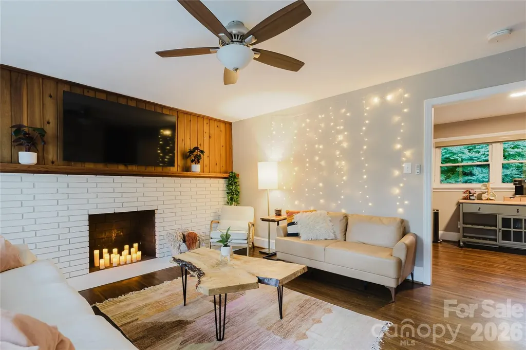 4920 Raymond Place Charlotte NC 28205