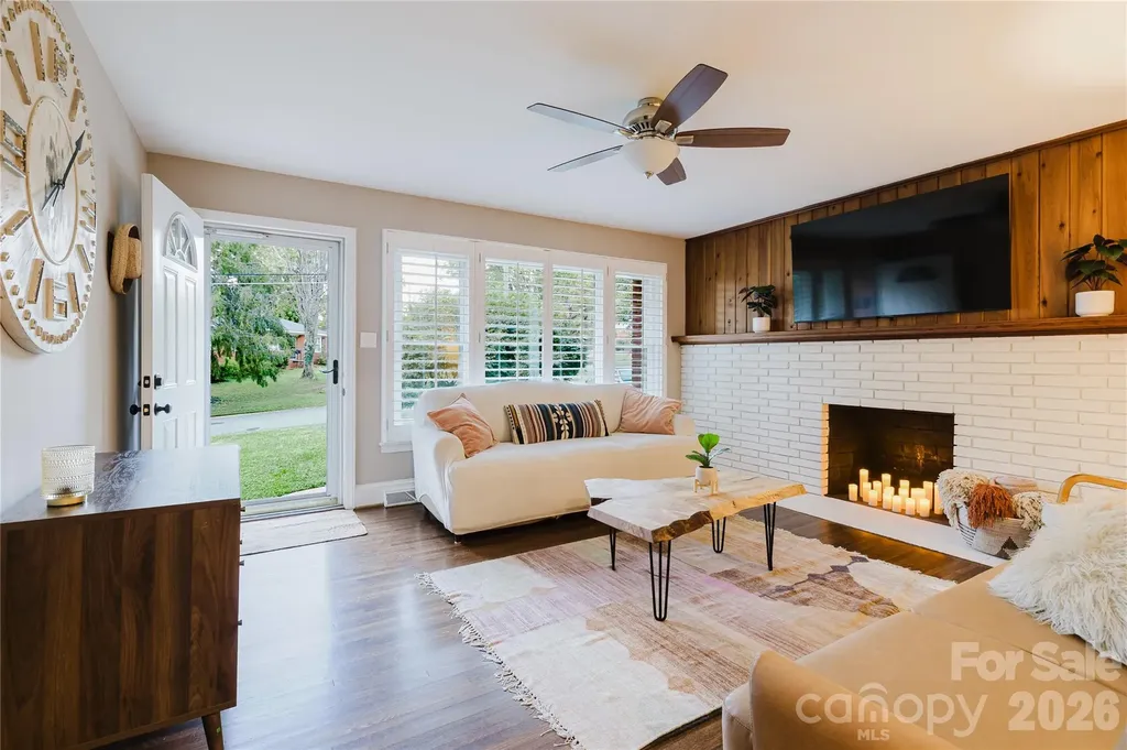 4920 Raymond Place Charlotte NC 28205