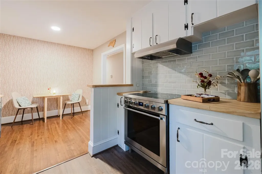 4920 Raymond Place Charlotte NC 28205