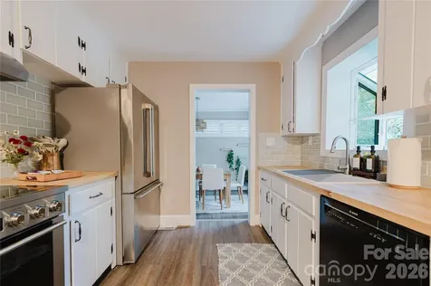 4920 Raymond Place Charlotte NC 28205