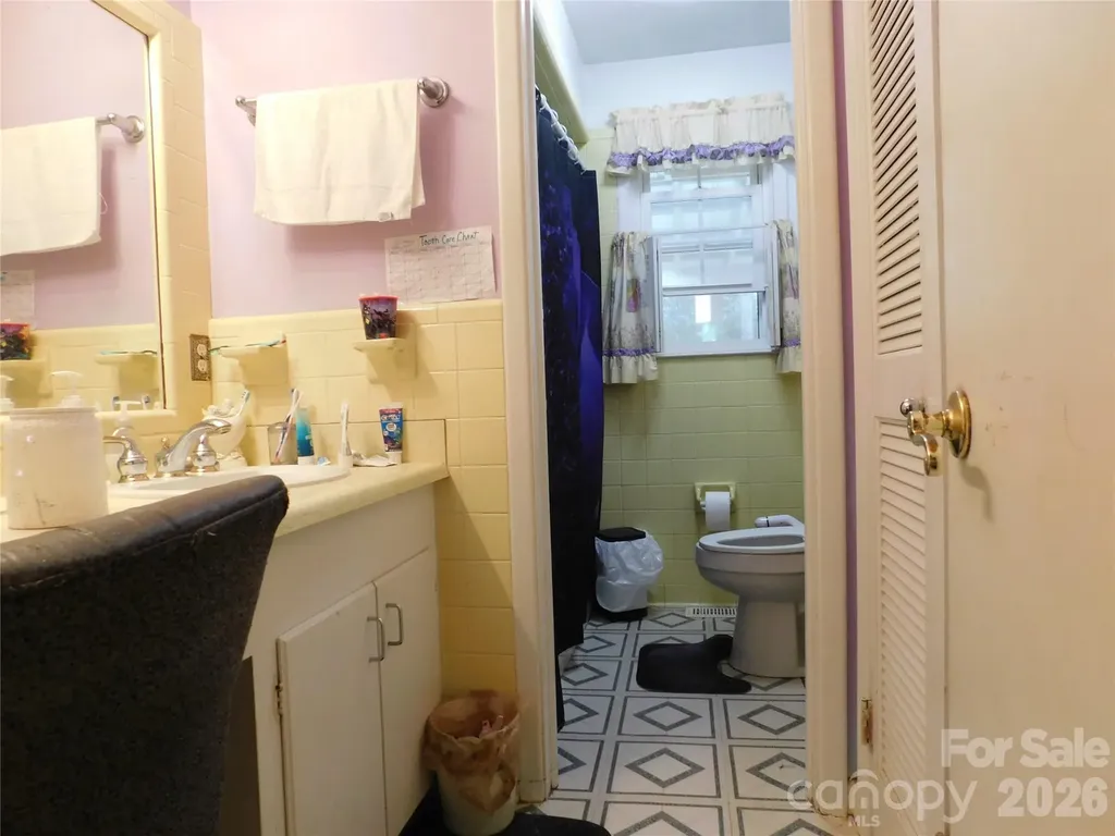 124 Jeff Street Hendersonville NC 28739