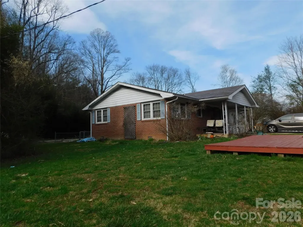124 Jeff Street Hendersonville NC 28739