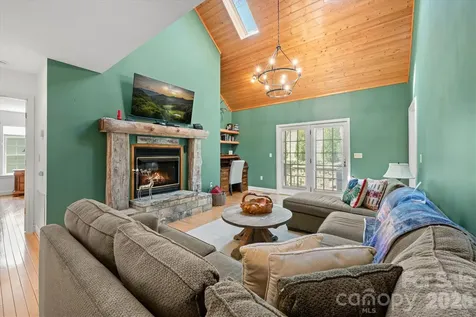 60 Rolling Lane Maggie Valley NC 28751