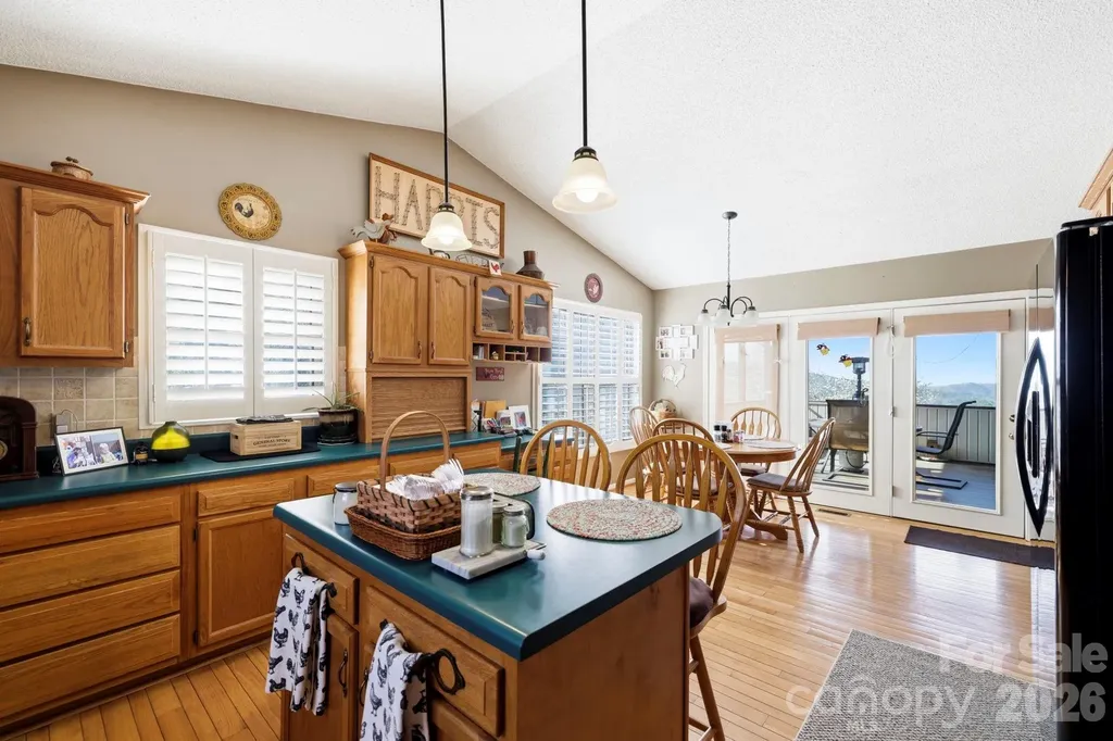 1489 Round Mountain Road Brevard NC 28712