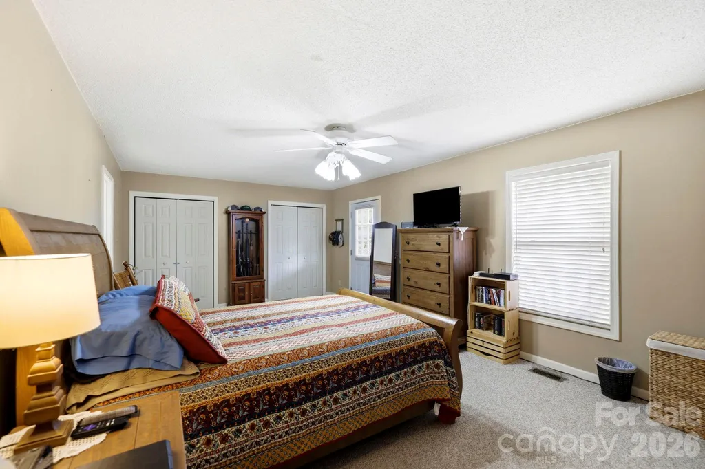 1489 Round Mountain Road Brevard NC 28712