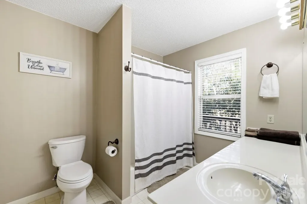 1489 Round Mountain Road Brevard NC 28712