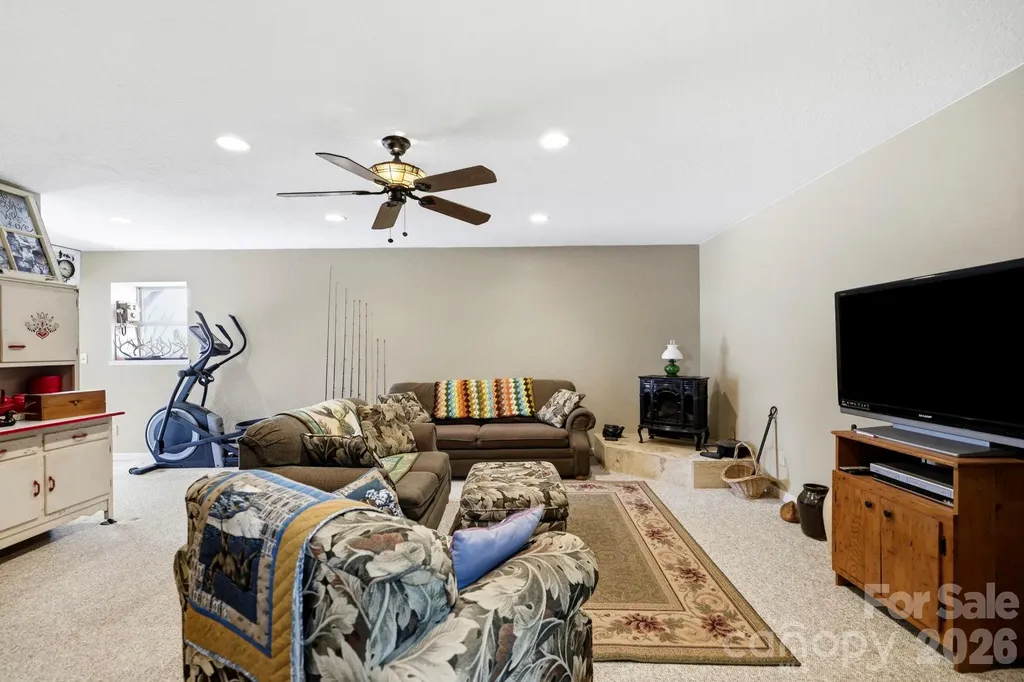1489 Round Mountain Road Brevard NC 28712