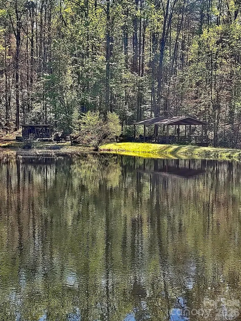 1489 Round Mountain Road Brevard NC 28712