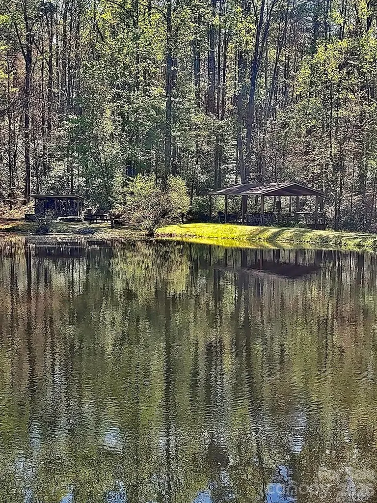 1489 Round Mountain Road Brevard NC 28712