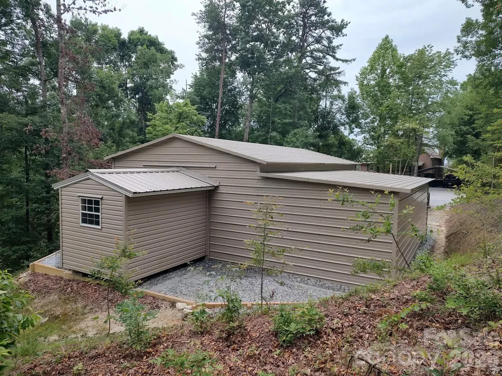 1489 Round Mountain Road Brevard NC 28712