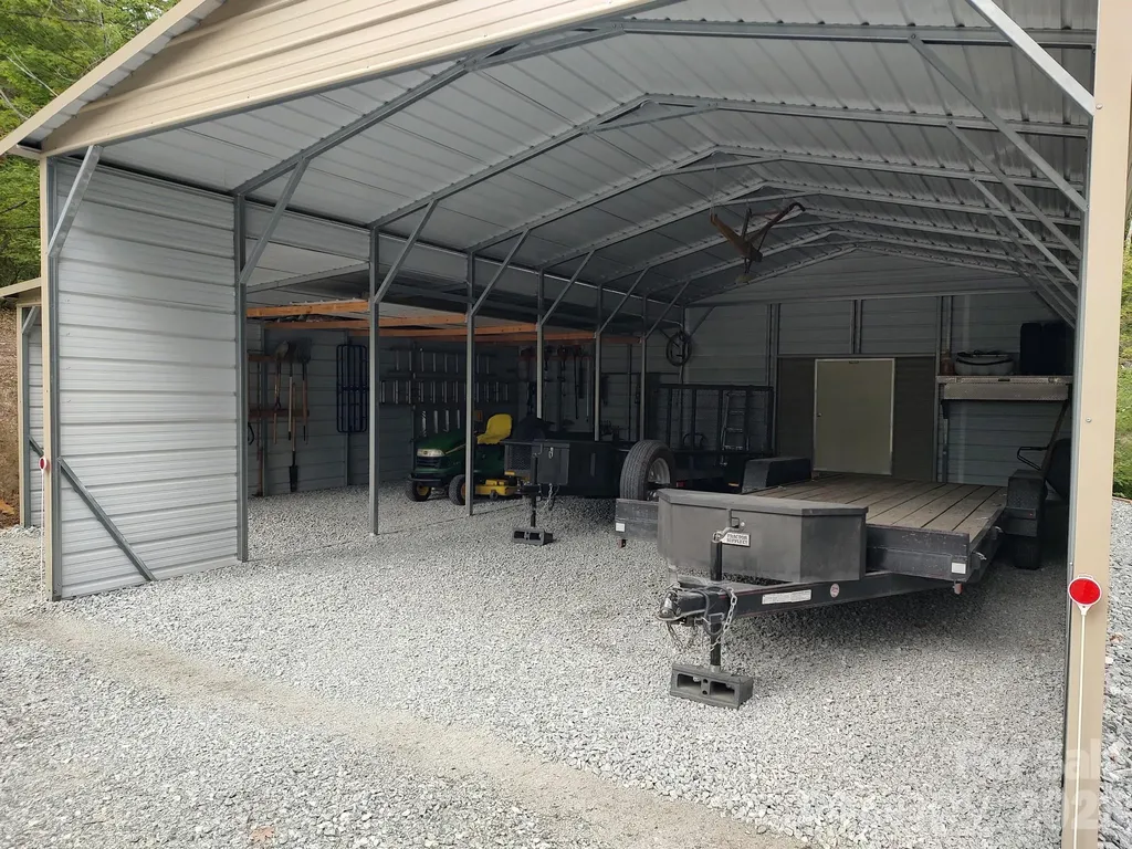 1489 Round Mountain Road Brevard NC 28712